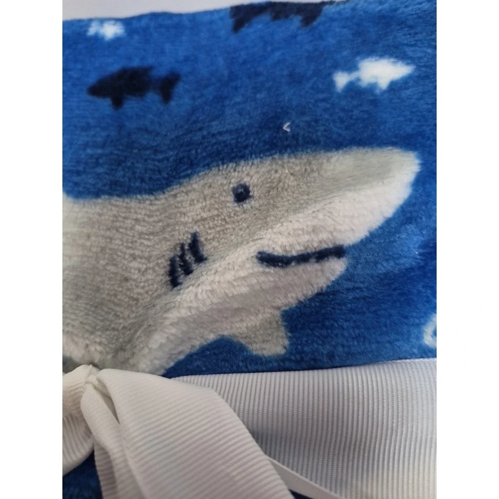 Kids Throw & Neck Pillow Set SHARK Print Soft Plush Travel Pillow NEW WITH TAGS
